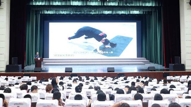 中国学生体, 认真完成每