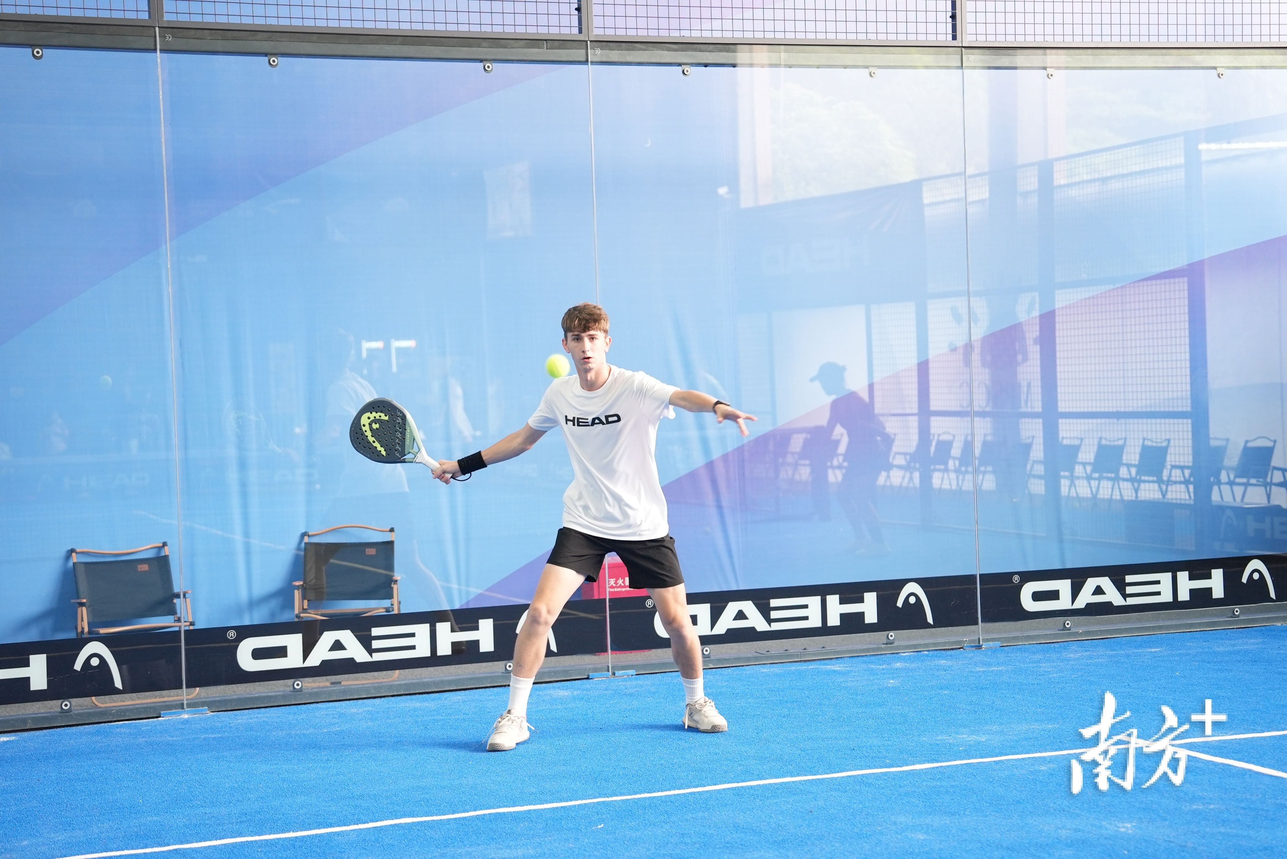 网球的氛围, 据承办方赛